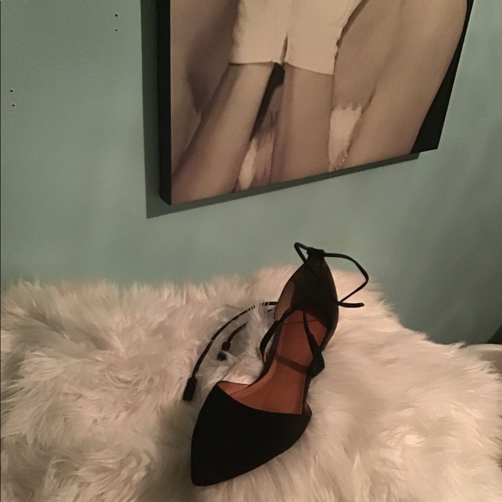 Halogen flats with strap around ankle